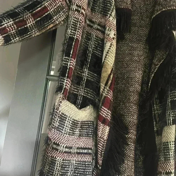 BCBG MAX AZRIA LONG SWEATER-- MULTICOLOR--size small - Picture 3 of 6